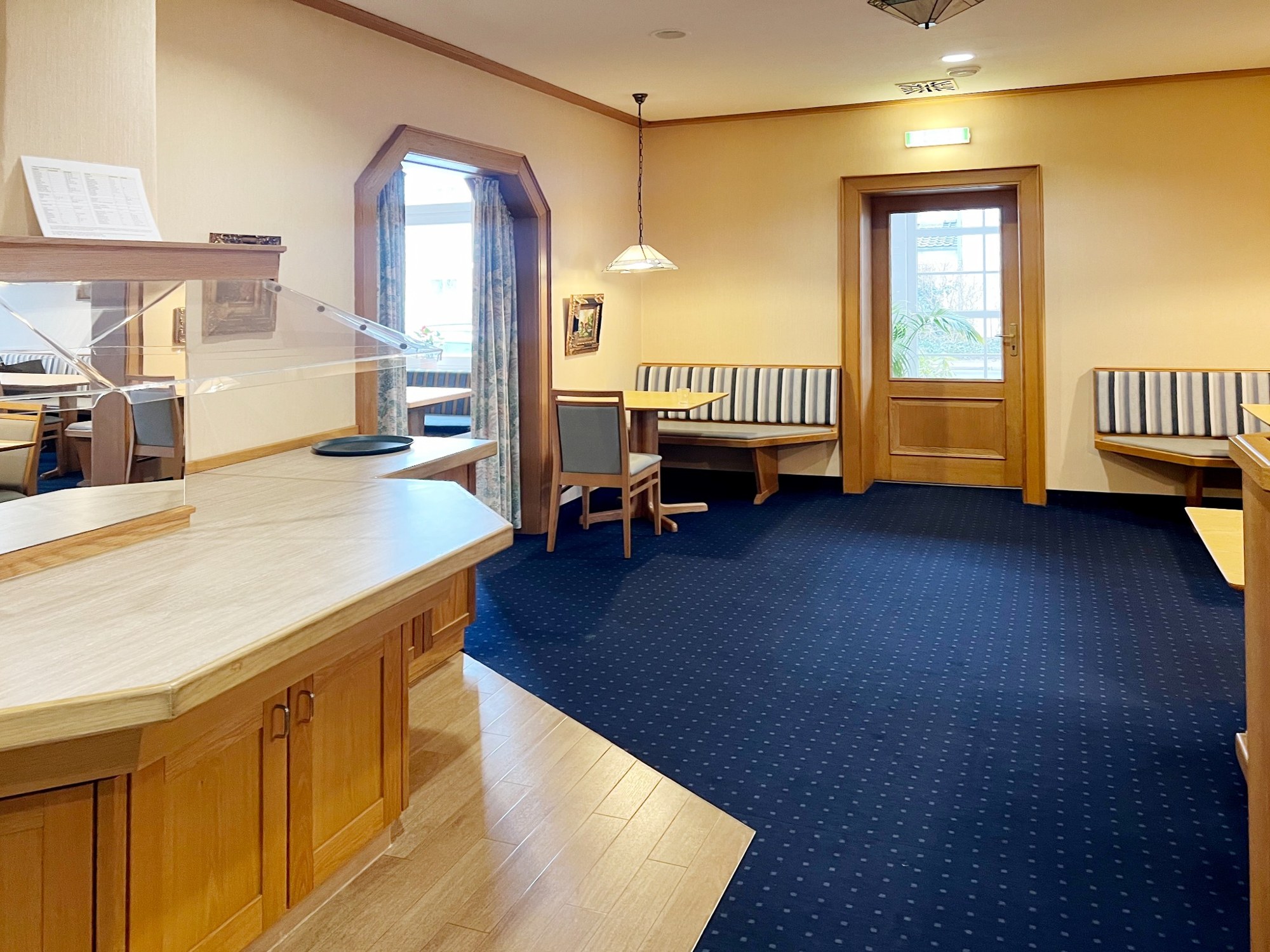 Buffetbereich des Binzer Hofs vor der Umgestaltung